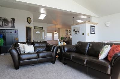 5th image of 320 30th Ave NE