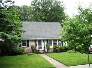 318 Crest Ave, Haddon Heights, NJ 08035