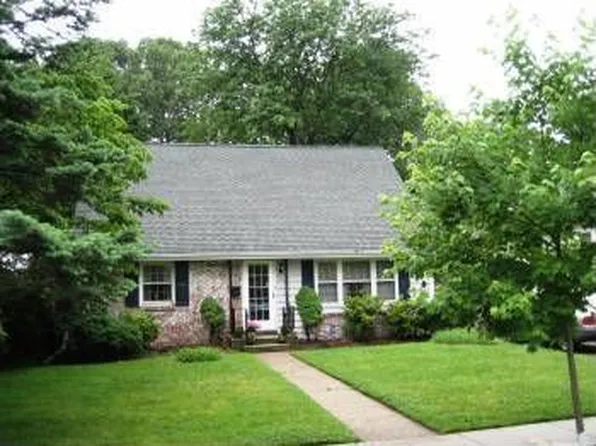 318 Crest Ave, Haddon Heights, NJ 08035