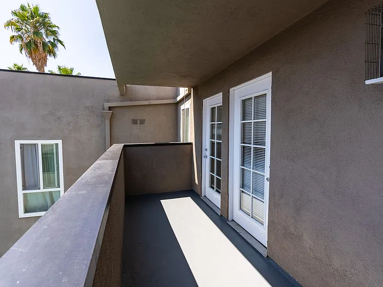 1944 Whitley Ave. — Photo 19