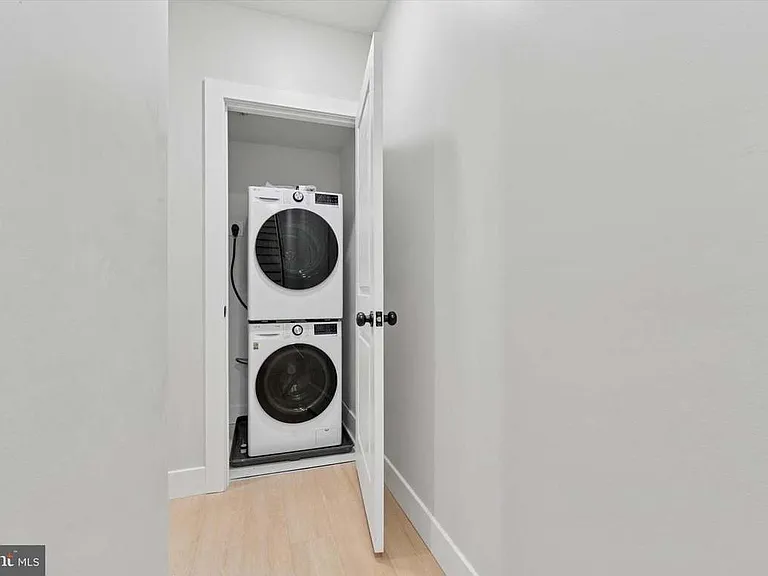 518 W Susquehanna Ave #1 — Photo 4