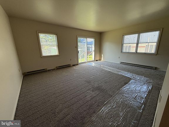 4th image of 354 E Main St
