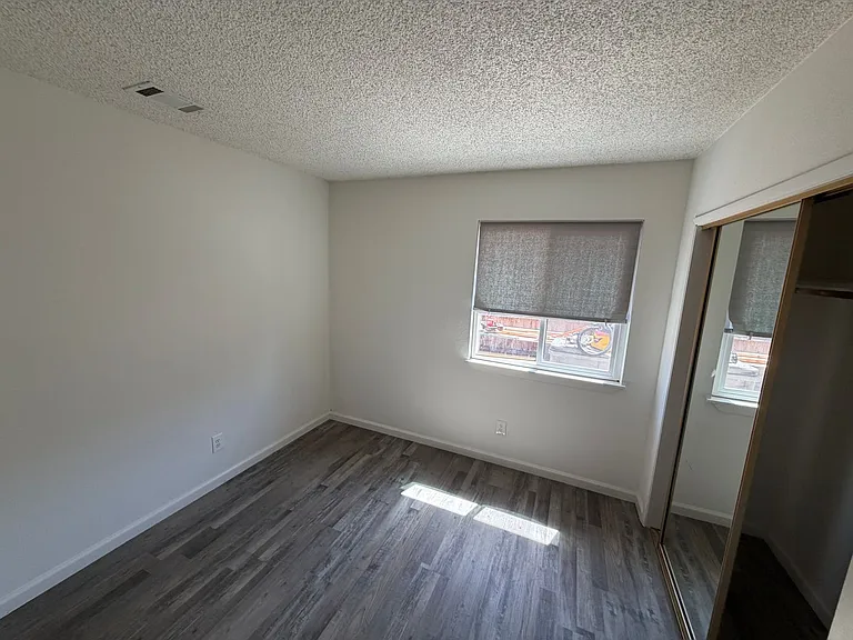 4813 Almaguer Ave — Photo 9