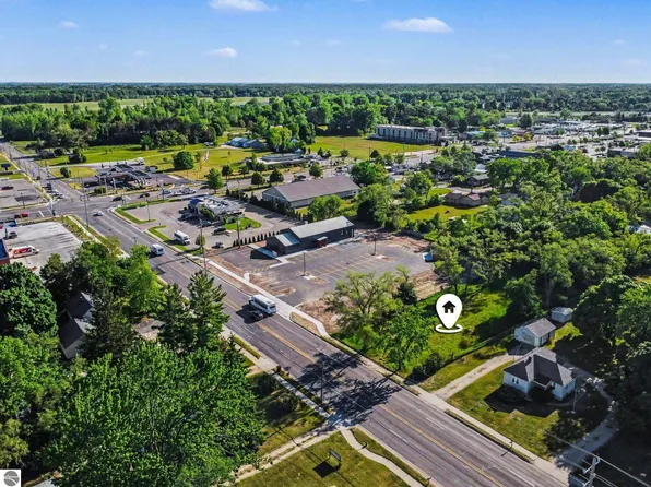 2129 S Isabella Rd, Mount Pleasant, MI 48858