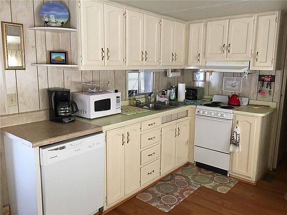 4th image of 1263 Nettles Blvd