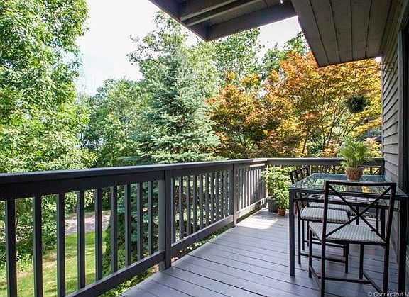 3rd image of 328 Conestoga Way #328