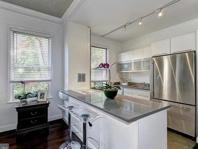 1822 15th St NW #101 — Photo 5