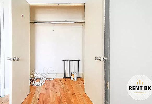 1st image of 11 Gunther Pl #3RR