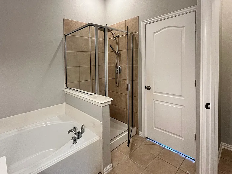 2109 Michelle Creek Dr — Photo 9