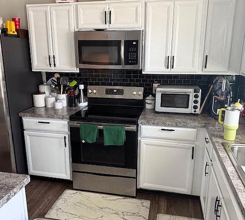4th image of 2248 Alex Rd