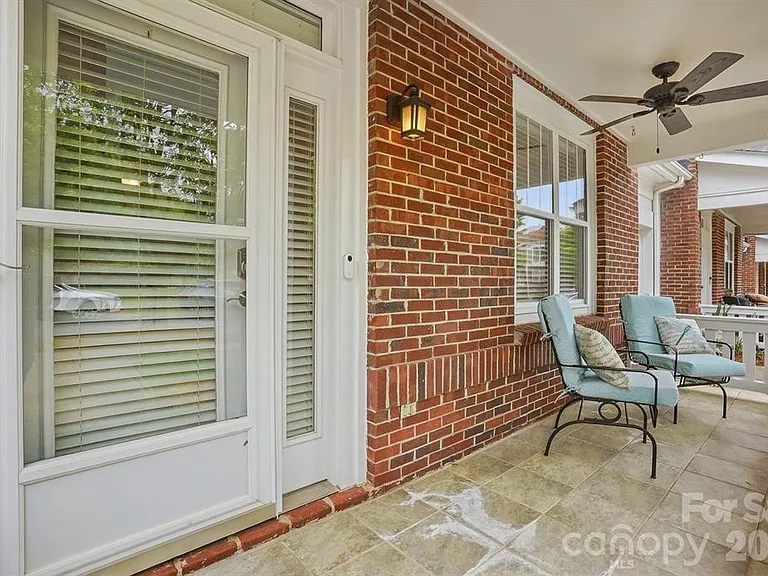 19512 Topgallant Dr — Photo 5