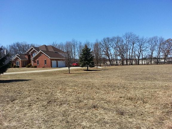 4th image of 971 Marshall Lakes Dr