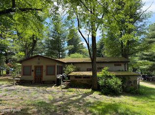 65 Cone Ln, Hawley, PA 18428