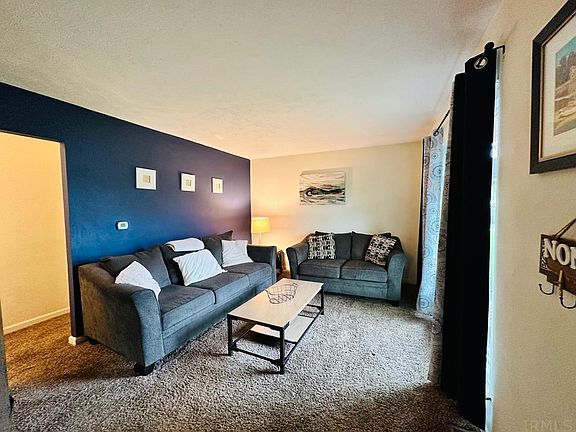 3rd image of 28884 Frank Ct