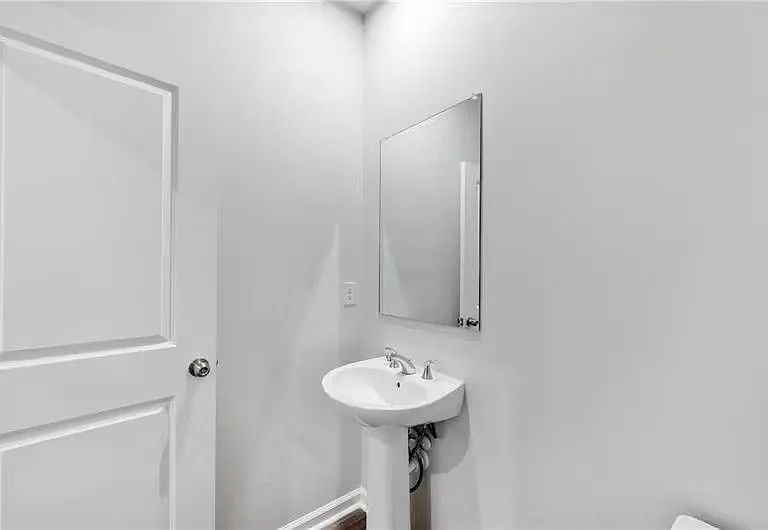 1004 Taylor Ct — Photo 38