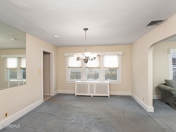 5th image of 539 Summer Street