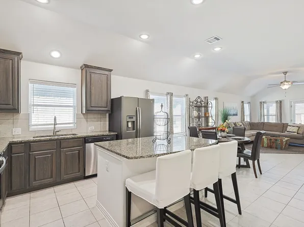 2725 High Cotton Ln, Garland, TX 75042