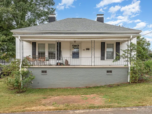 25 2nd St, Cramerton, NC 28032