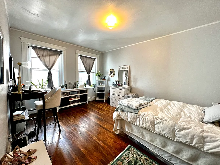 144 Coolidge St #3 — Photo 8