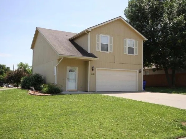 1305 Marshall Ct, Junction City, KS 66441