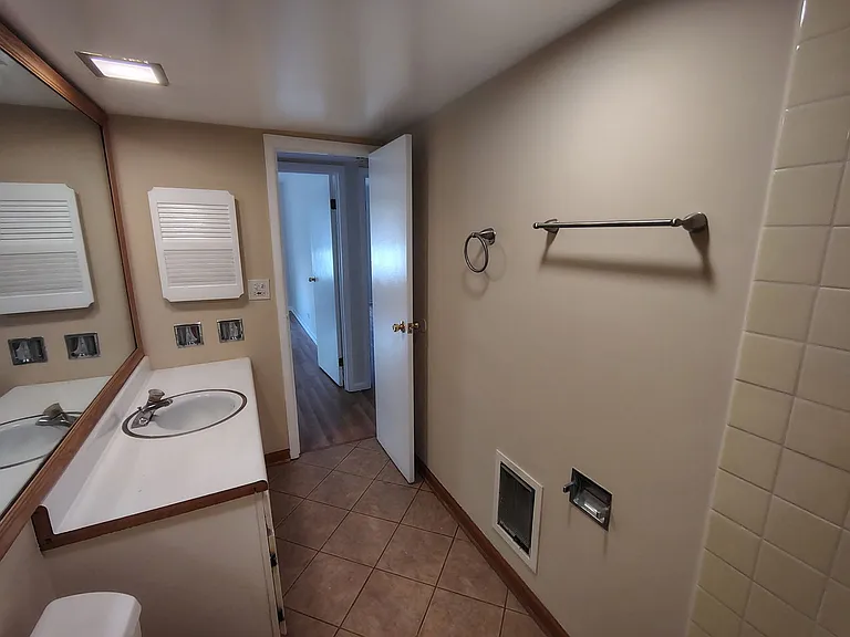4424 Euclid Ave #1D — Photo 7