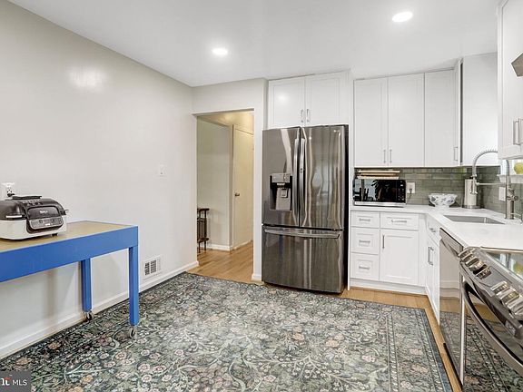 5th image of 5510 Kings Park Dr