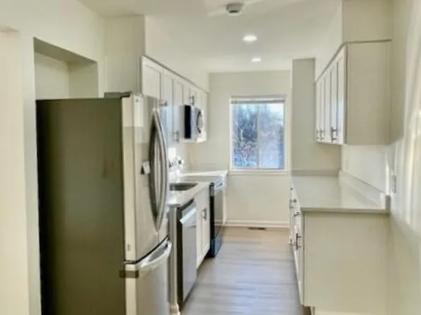 1726 Washtenaw Ave, Ypsilanti, MI 48197