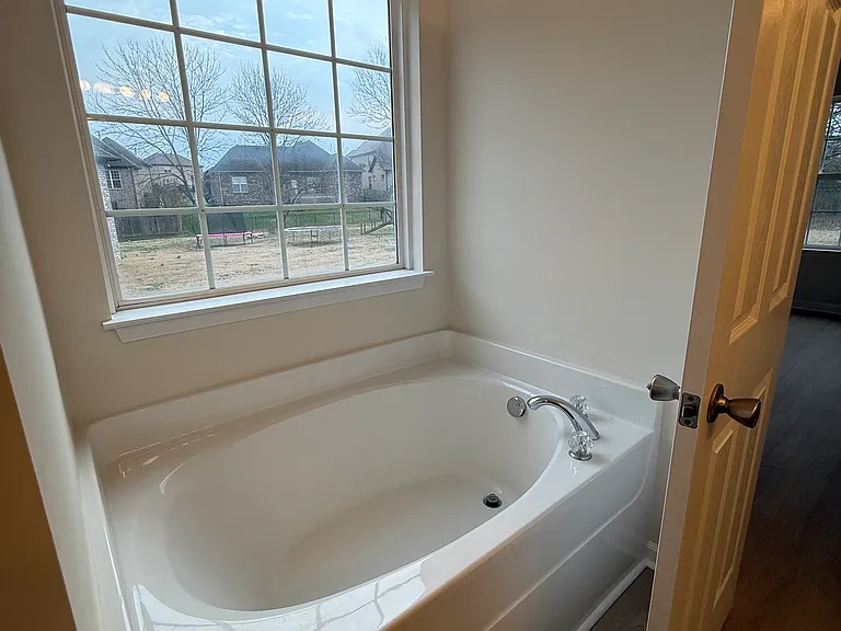 102 Privett Ct — Photo 17
