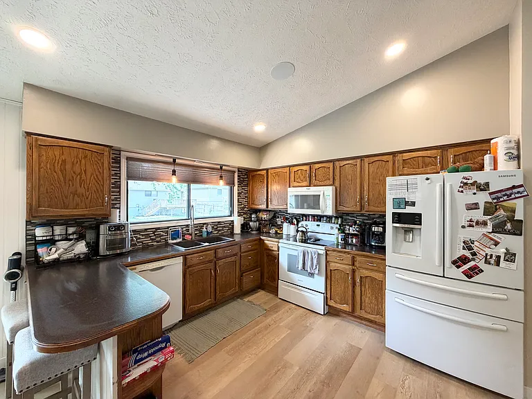 727 W Leon Dr — Photo 12