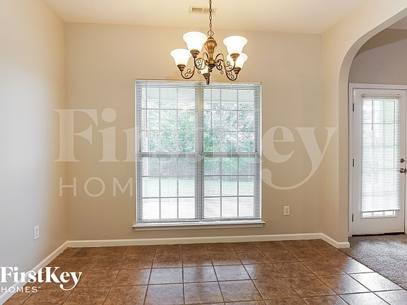 5th image of 173 Waterford Highlands Trl