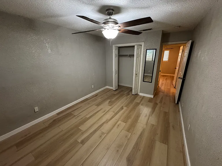 1601 White Oak Ct — Photo 12