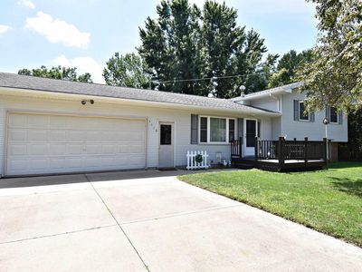 1113 4th St NE, Independence, IA, 50644