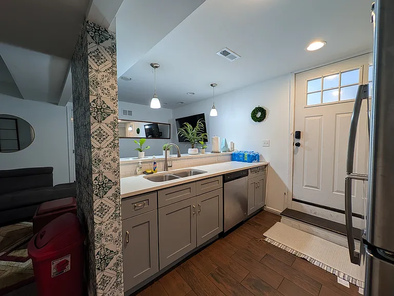 2324 W Monroe St #G — Photo 3
