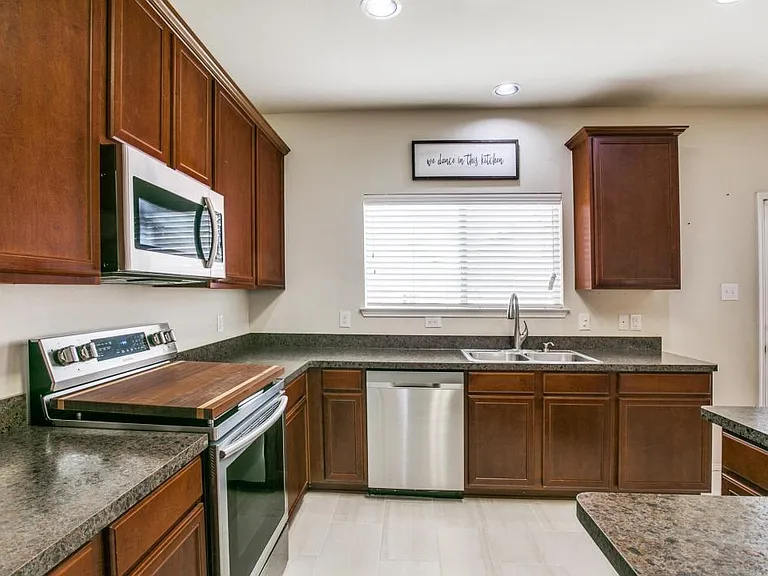 8633 Star Thistle Dr — Photo 7