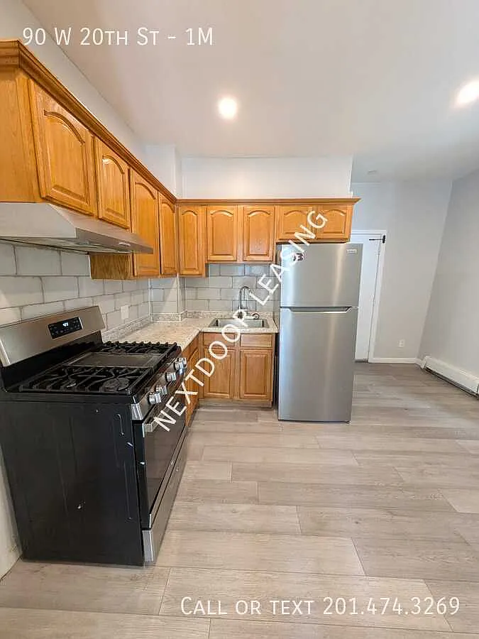 90 W 20th St — Photo 1