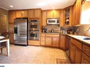 68 Deacon Dr, Hamilton, NJ 08619