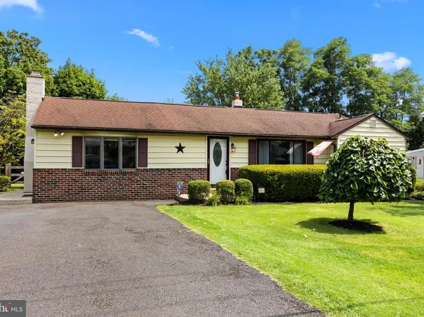 215 Summer Ave, Horsham, PA 19044