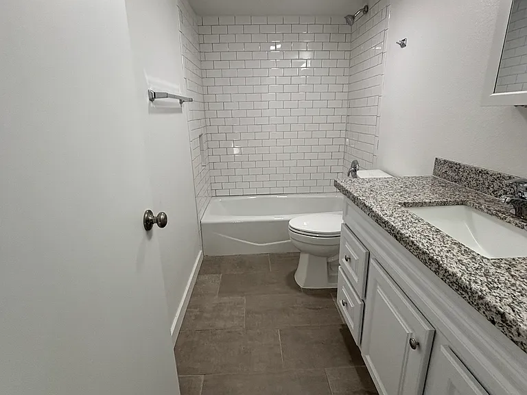 6565 N 17th Ave #14 — Photo 15