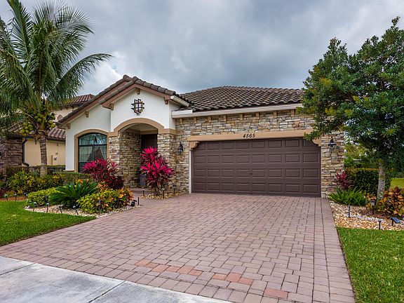 4th image of 4565 Willow Run Way