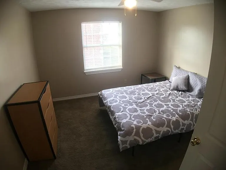 101 Northfield Dr — Photo 5
