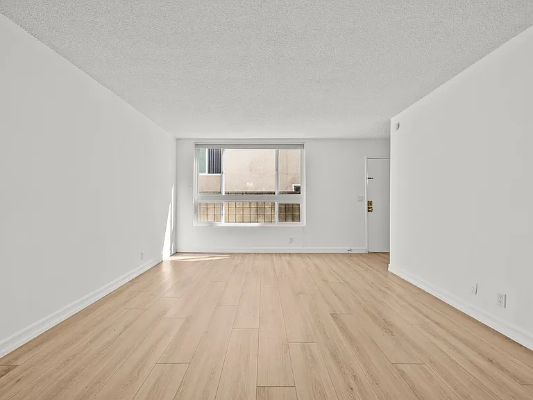 1450 Harvard St #3 — Photo 5