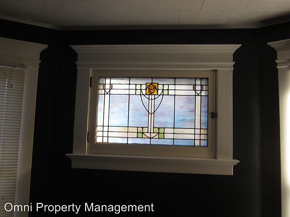 4th image of 52 N Bryant Ave #2