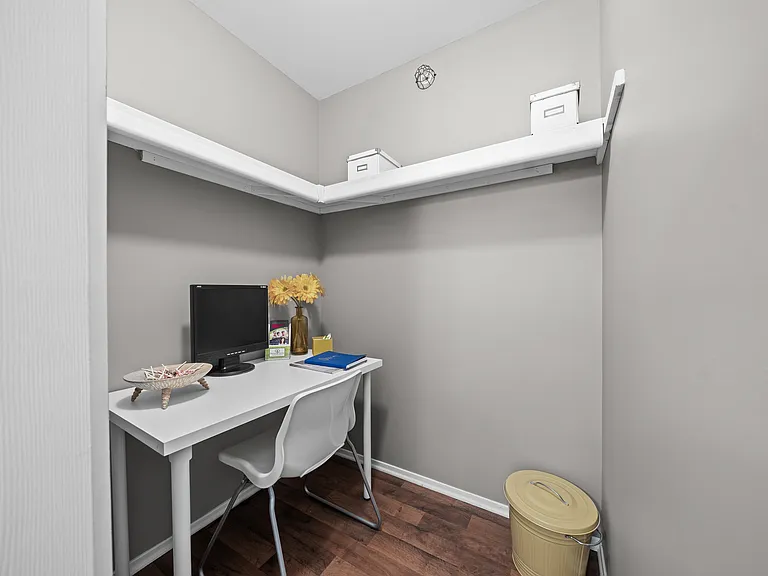 Remote working space at Prentiss Pointe Apartments