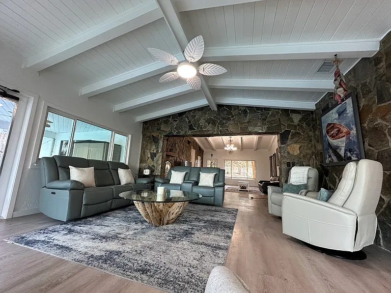 2650 Philippe Pkwy — Photo 37