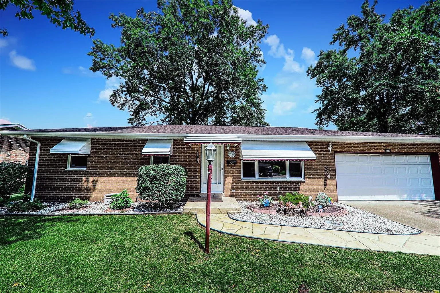 2233 Dawn Pl photo 1