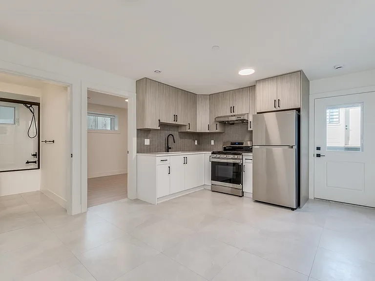 2263 E 35th Ave #2 — Photo 9
