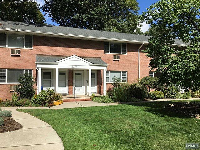 1st image of 703 Washington Dr