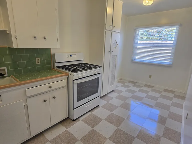 3714 Ingraham St #3714 — Photo 5