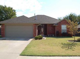 106 W End Ct, Tuttle, OK 73089
