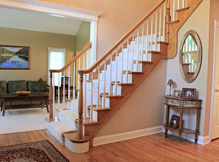 2010 Eldorado Dr, Geneva, IL 60134